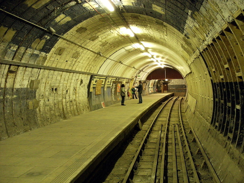 Illustration for article titled Arquitectura bajo tierra del pasado: las estaciones de metro
fantasma